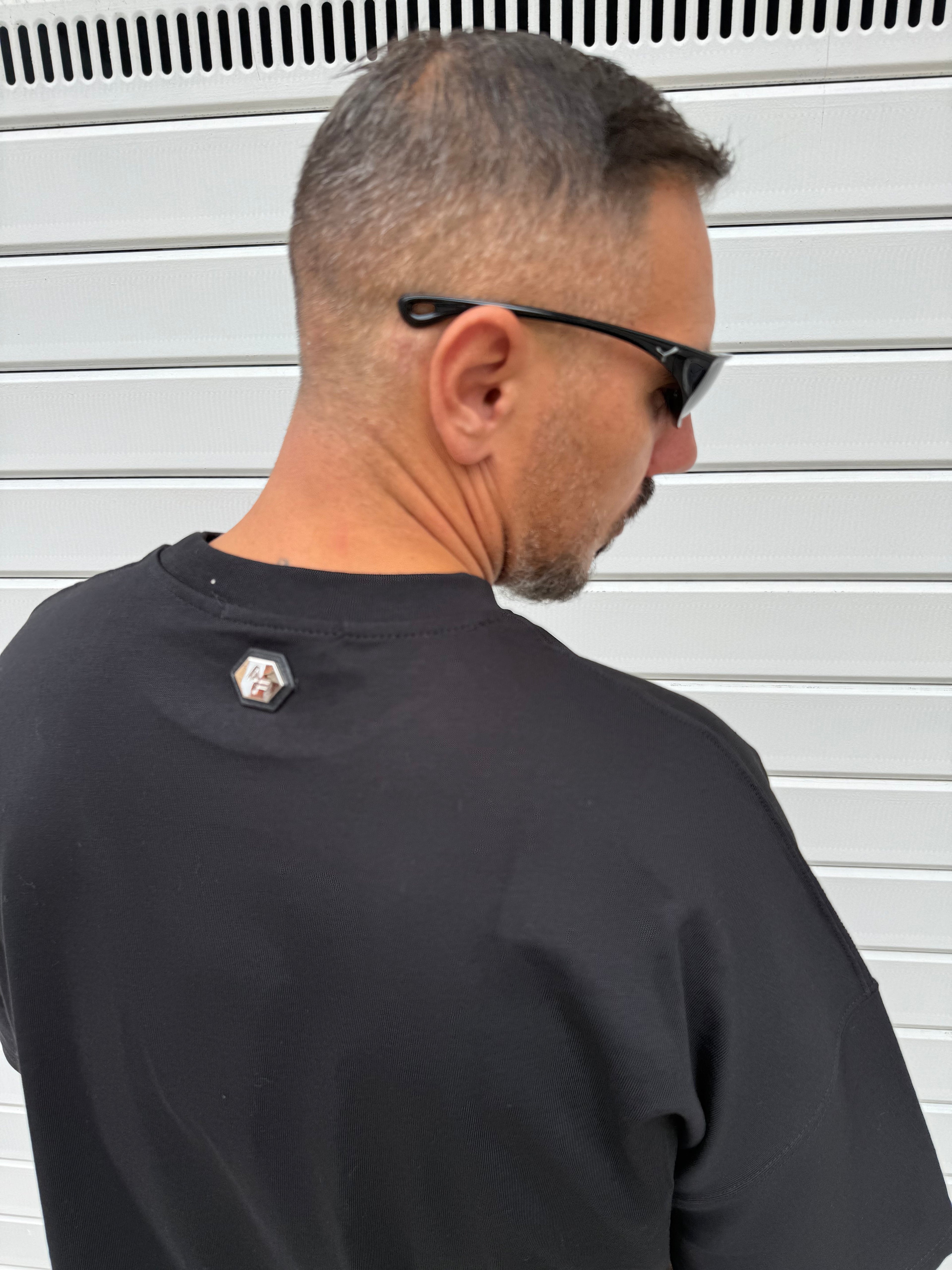 T-shirt over basic