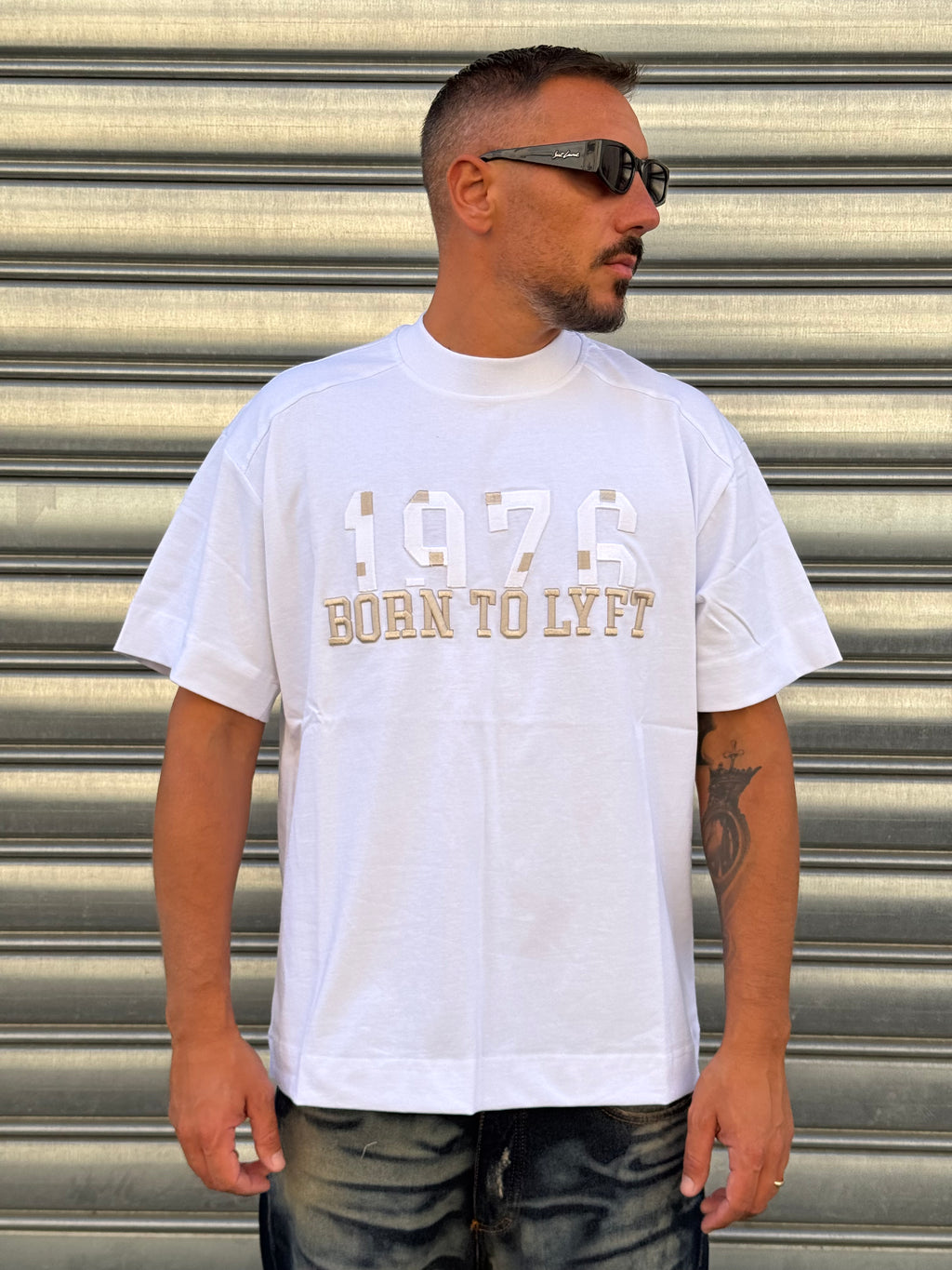 T-shirt ricamo