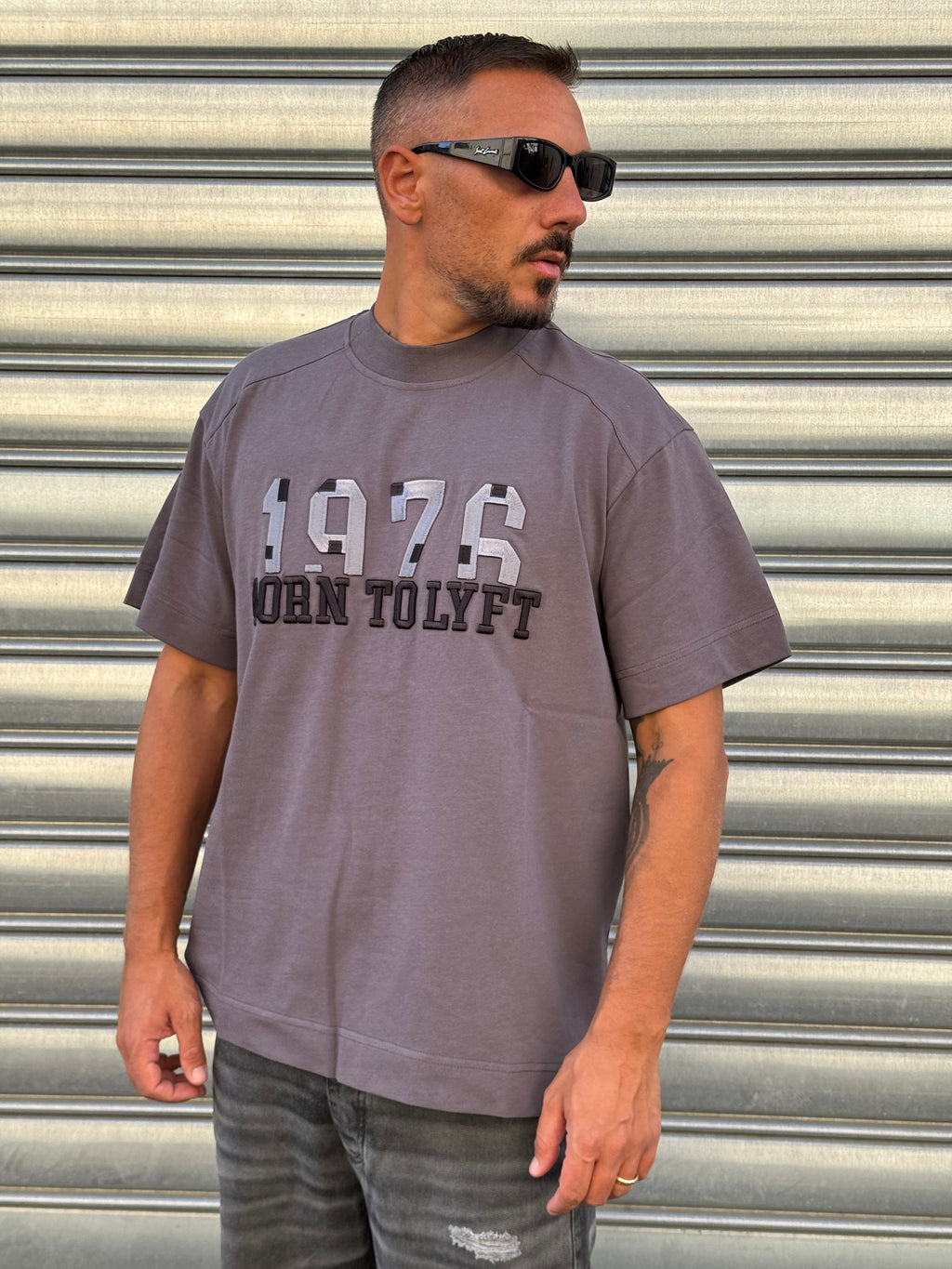 T-shirt ricamo