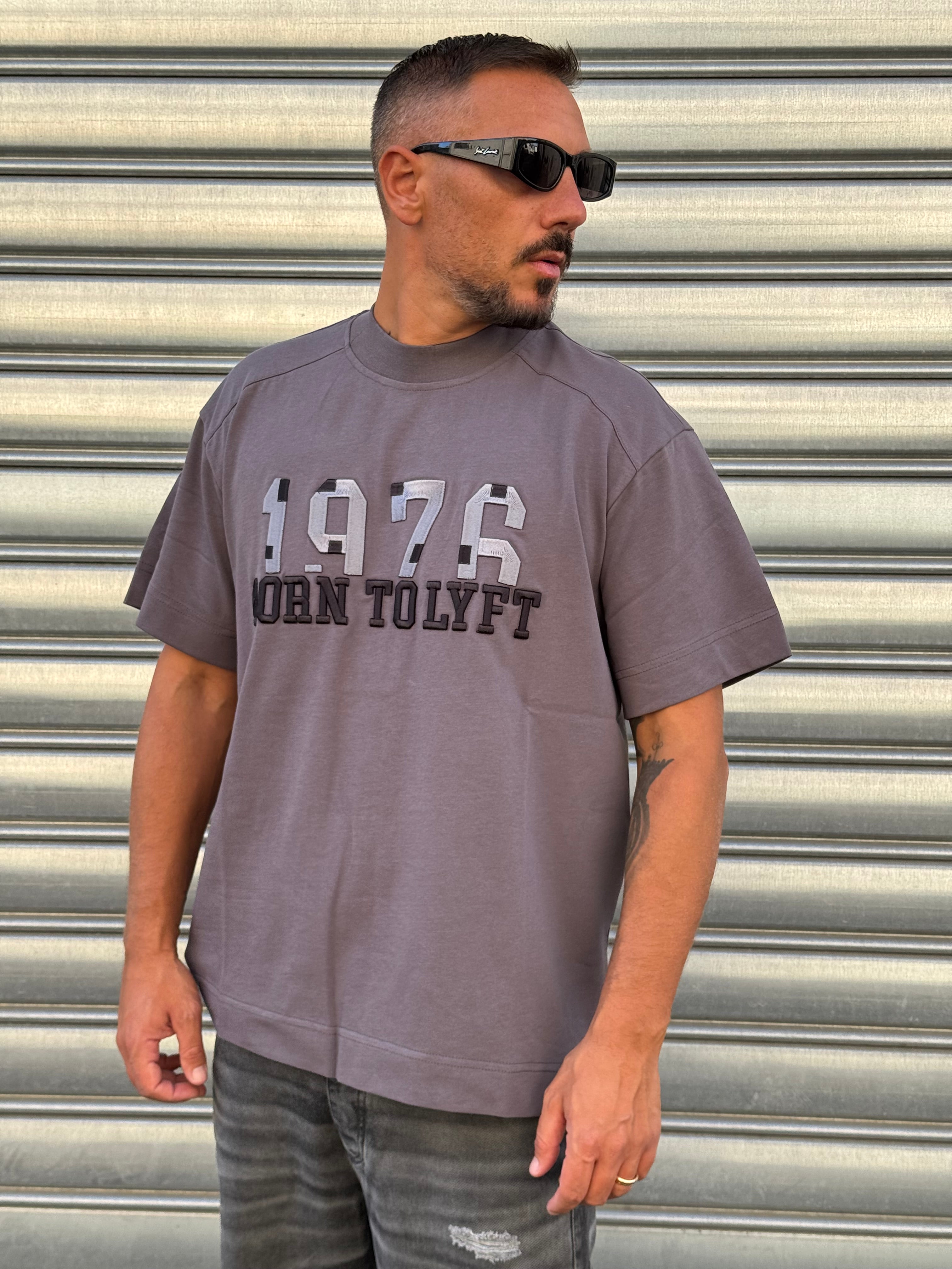 T-shirt ricamo
