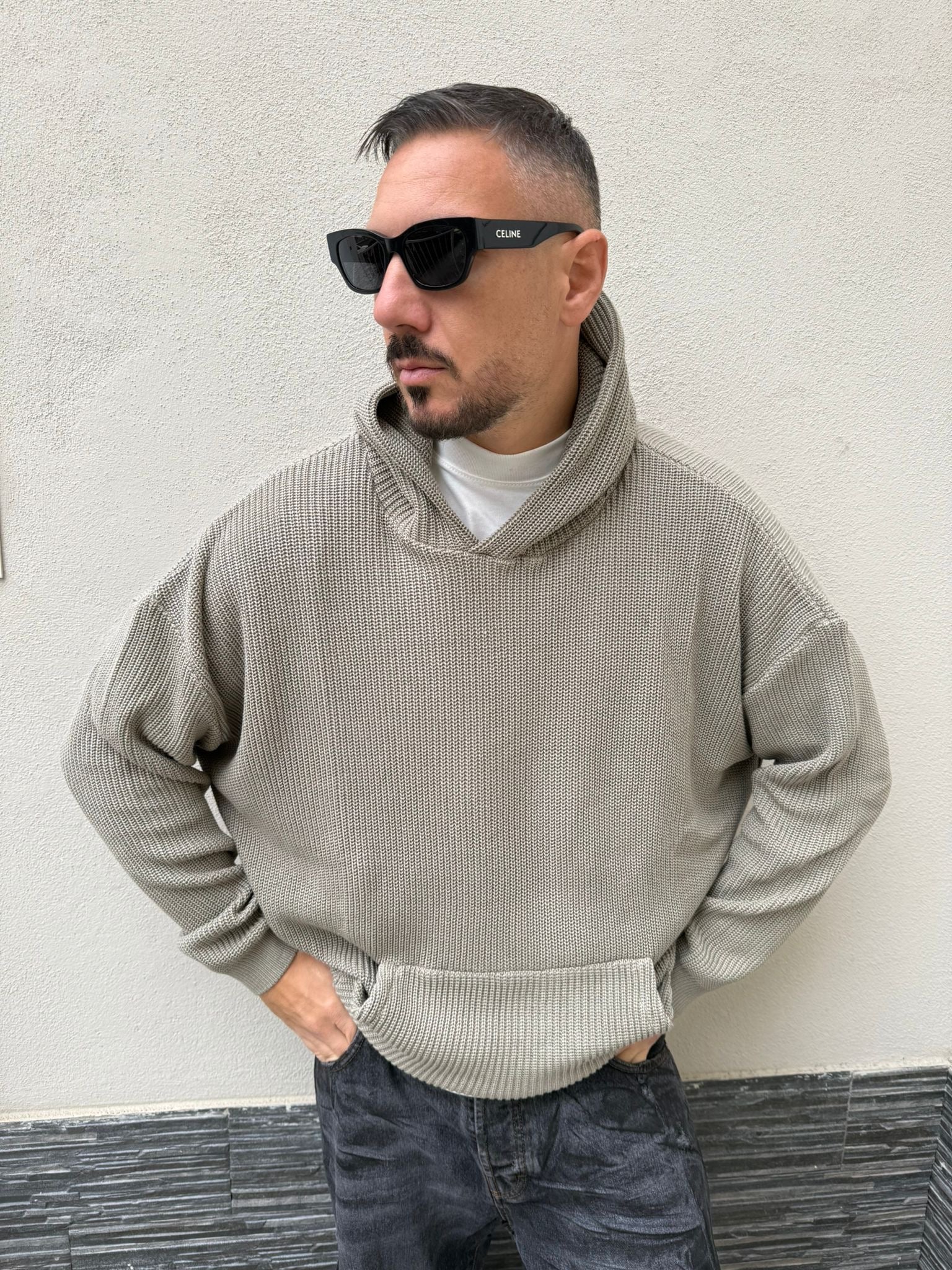 Maglione con cappuccio