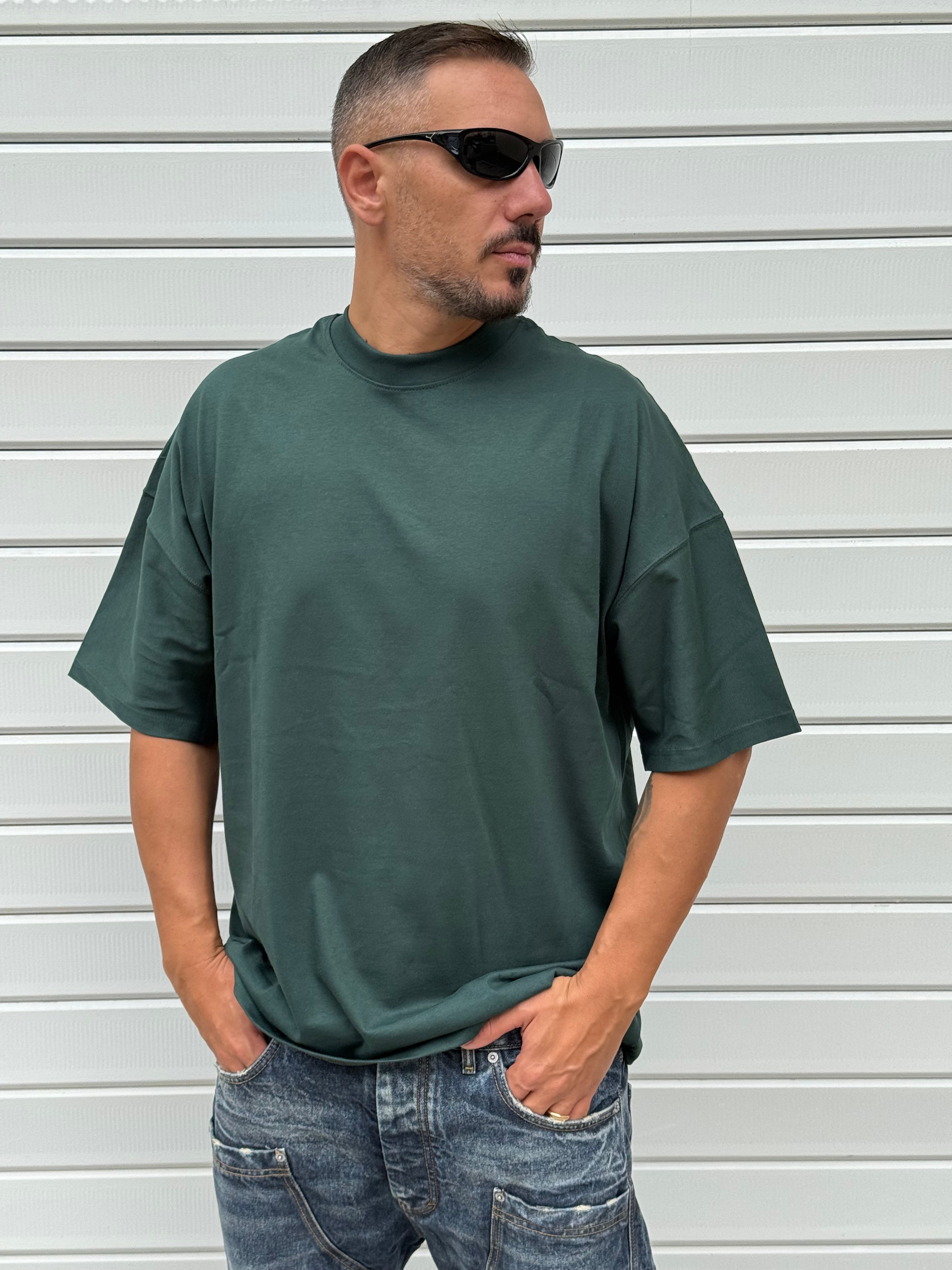 T-shirt over basic